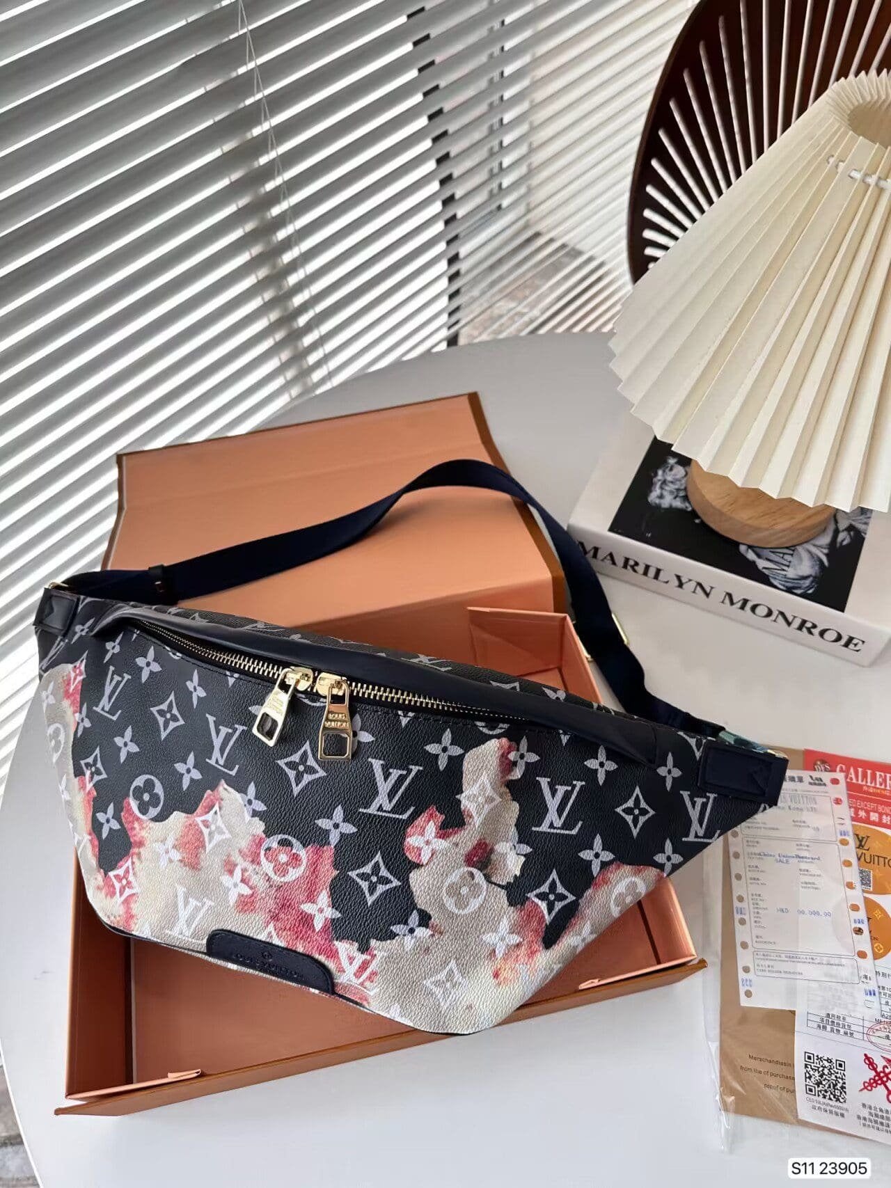 Louis Vuitton Discovery Bumbag PM M23905