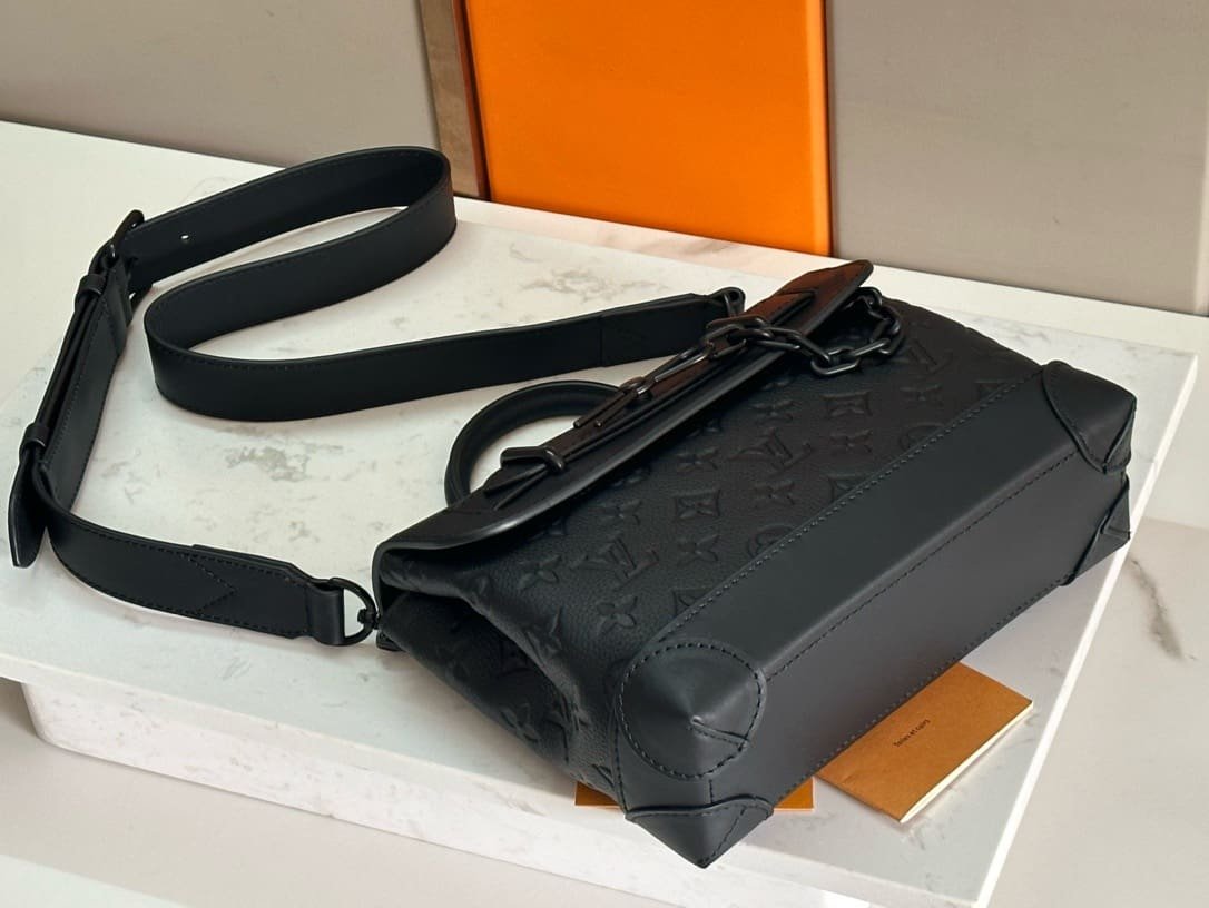 Louis Vuitton M24436 Steamer PM