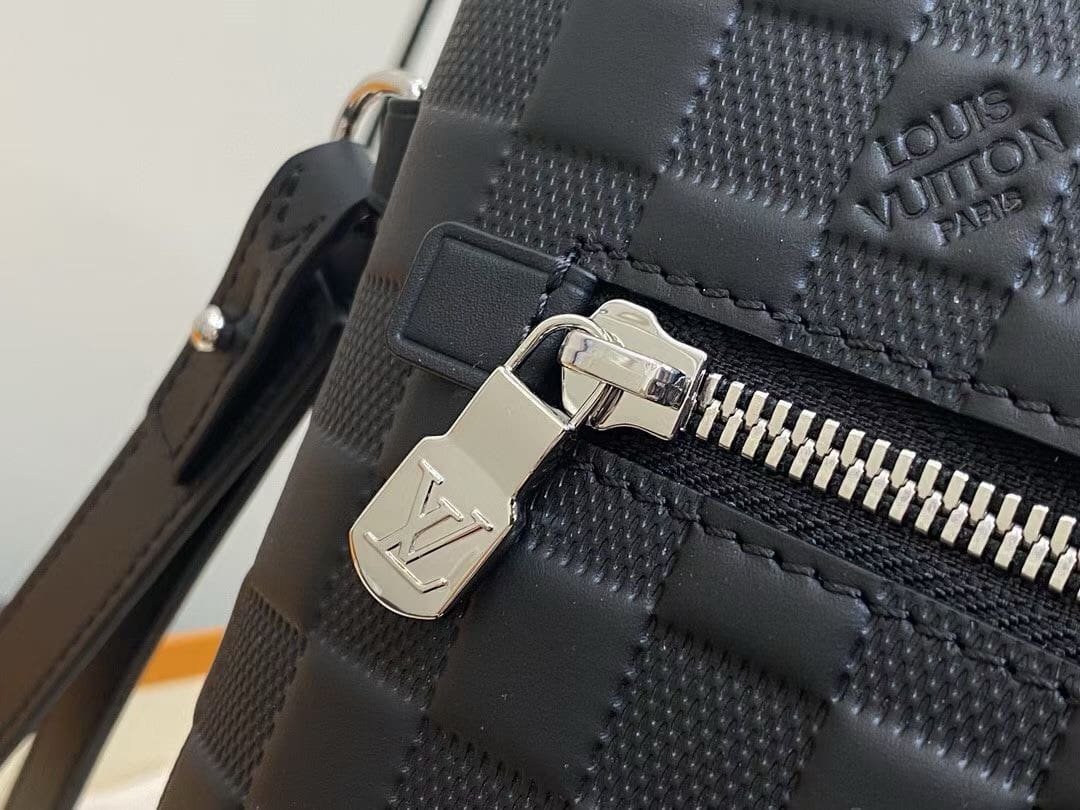 Louis Vuitton N40504 Takeoff Pouch