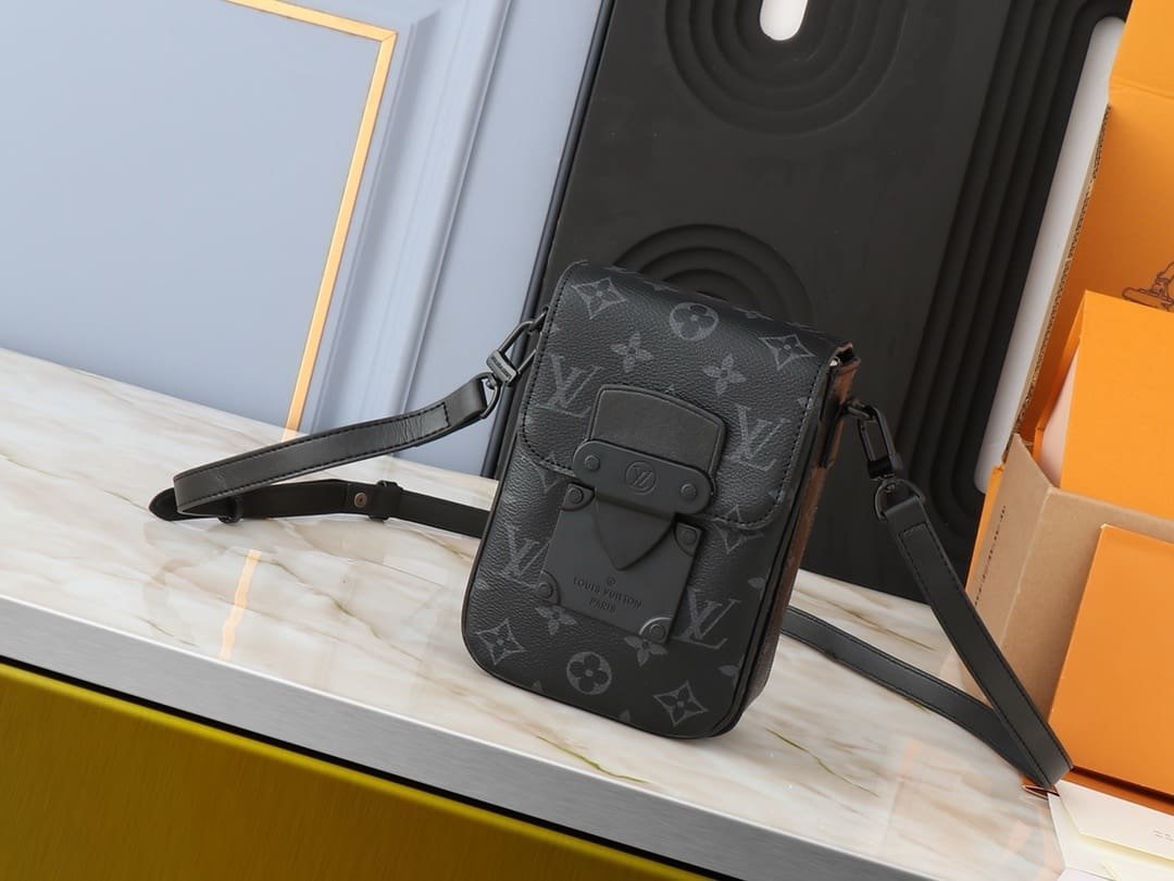 Louis Vuitton M82252 S-Lock Vertical Wearable Wallet
