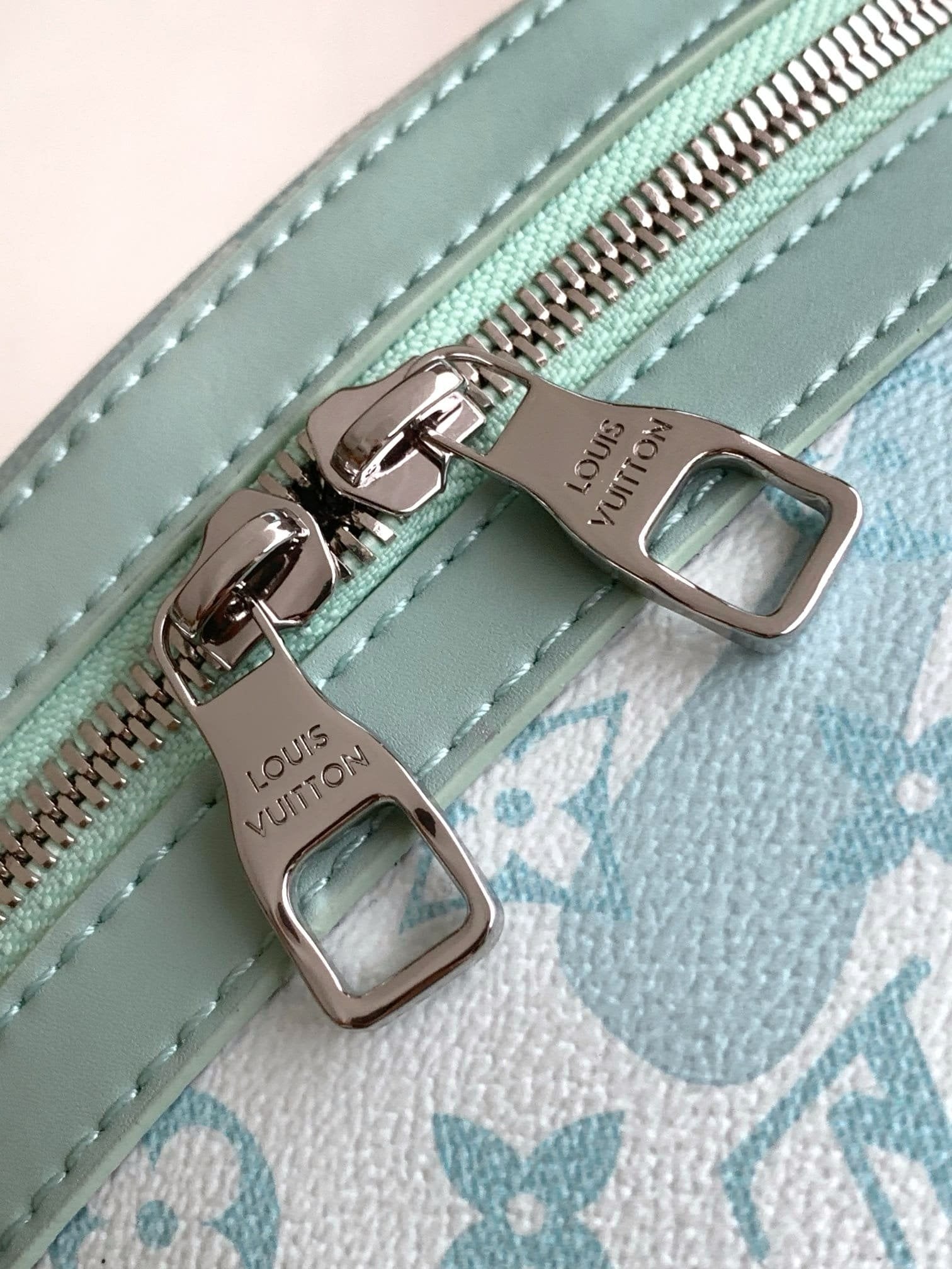 Louis Vuitton M22519 Discovery Backpack