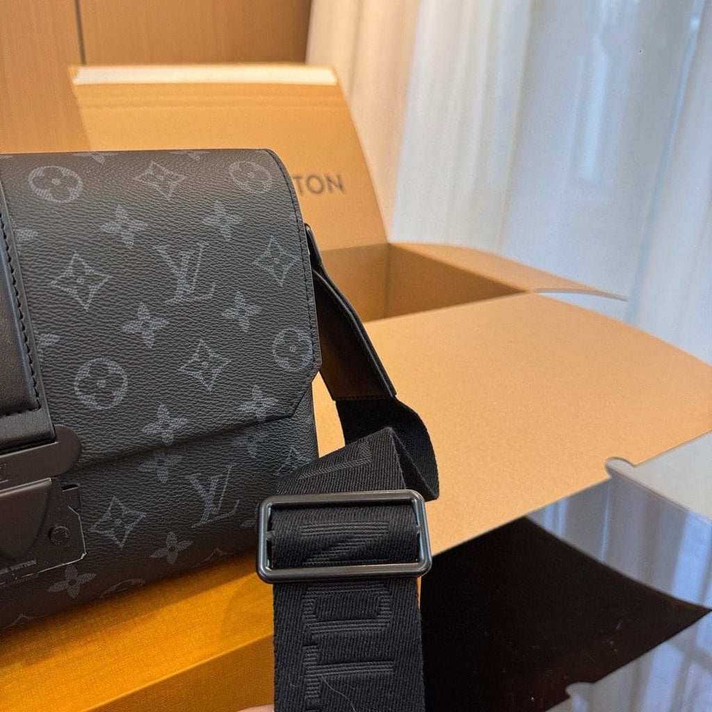 Louis Vuitton M46794 S-Cape Messenger