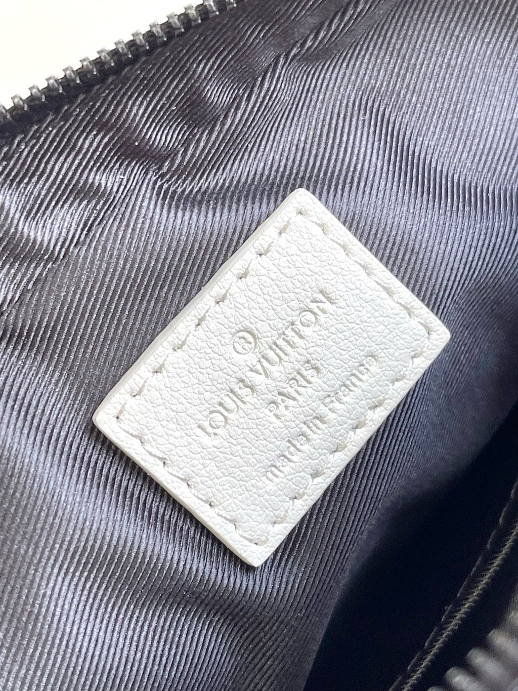Louis Vuitton M24754 Trio Messenger