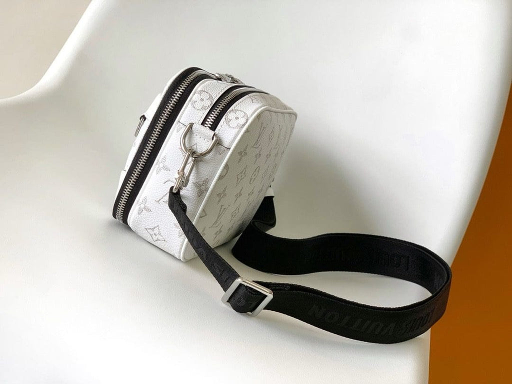 Louis Vuitton M31069 Alpha Messenger