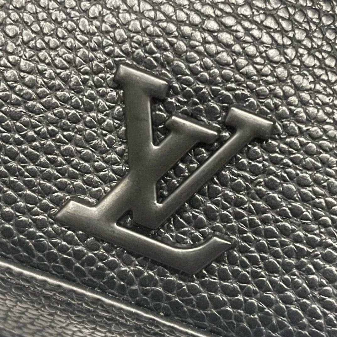 Louis Vuitton M83563 PILOT MINI BAG