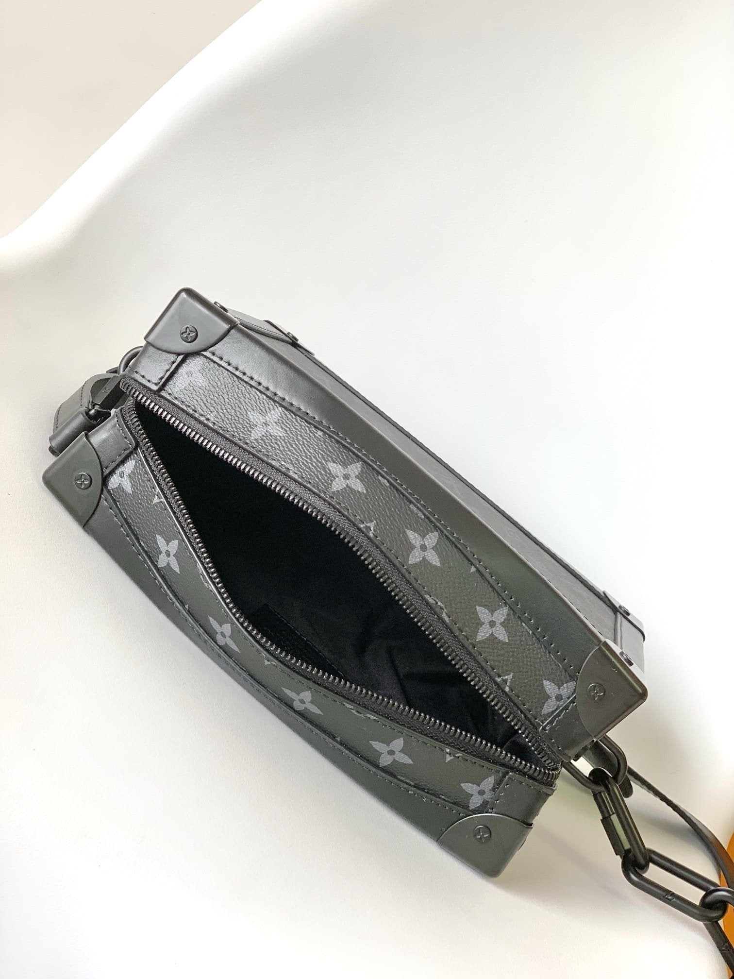 Louis Vuitton M44730 Soft Trunk