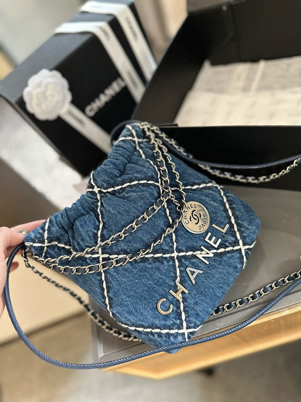 CHANEL 22 mini handbag