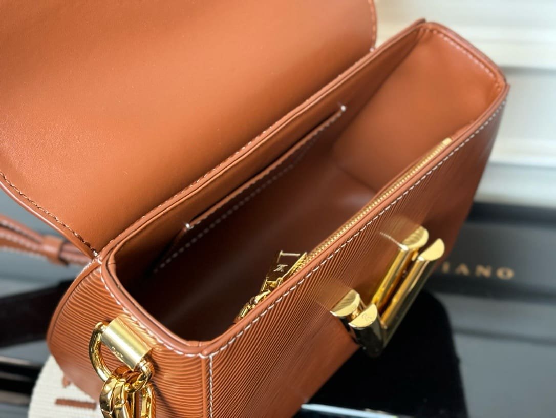 Louis Vuitton M24758 TWIST Medium Handbag