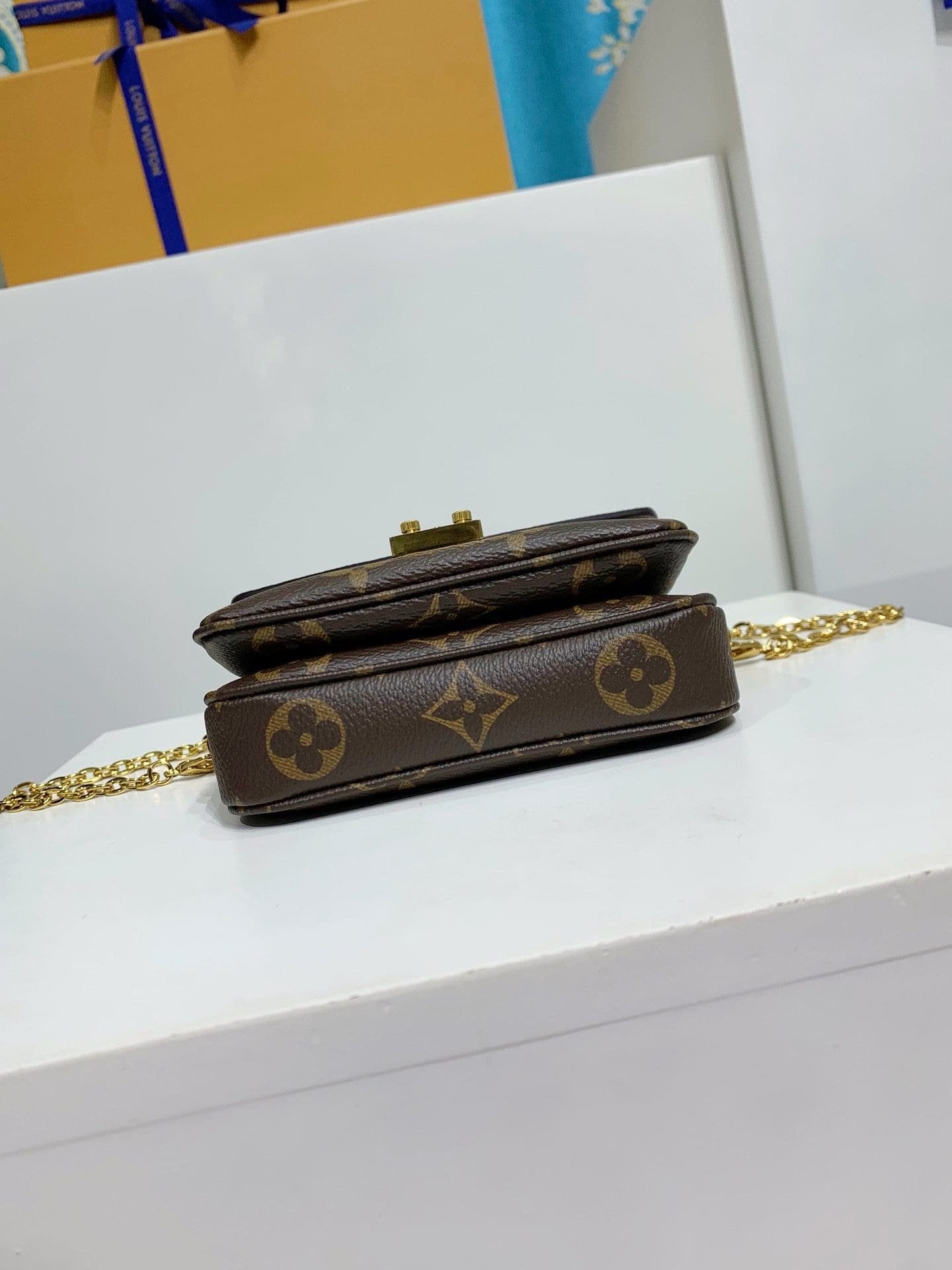 Louis Vuitton M81267 MICRO MÉTIS chain bag