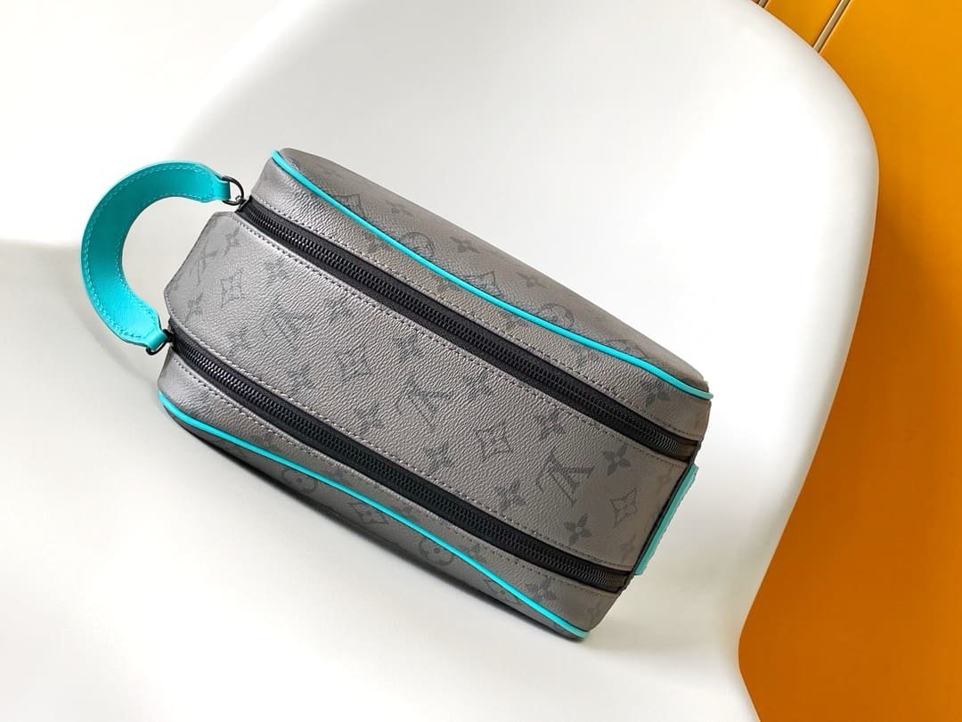 Louis Vuitton M11482 Dopp Kit