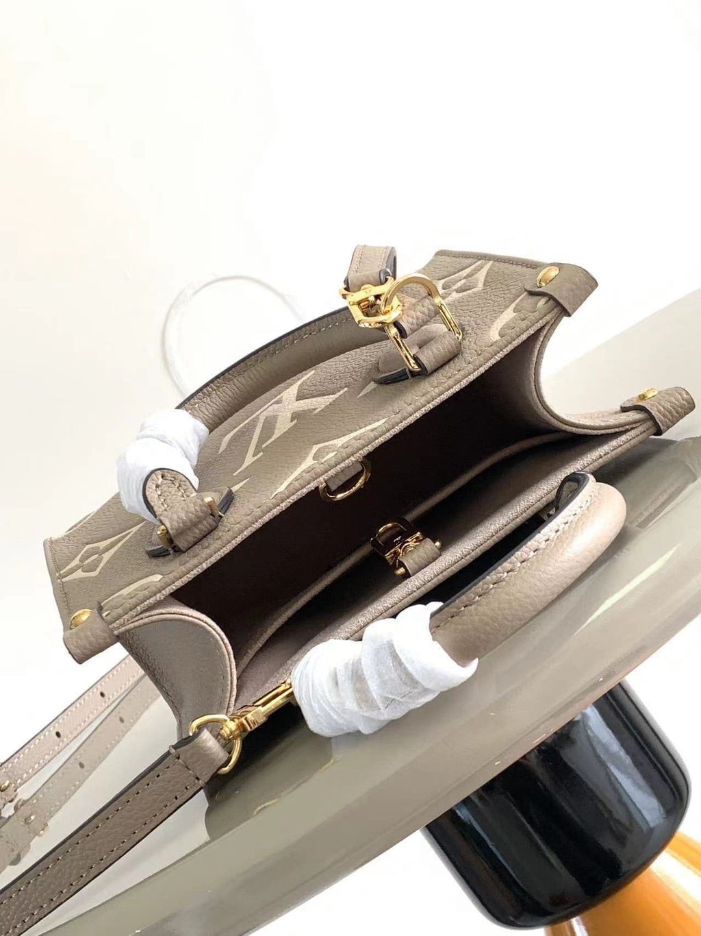 Louis Vuitton M47054 OnTheGo BB