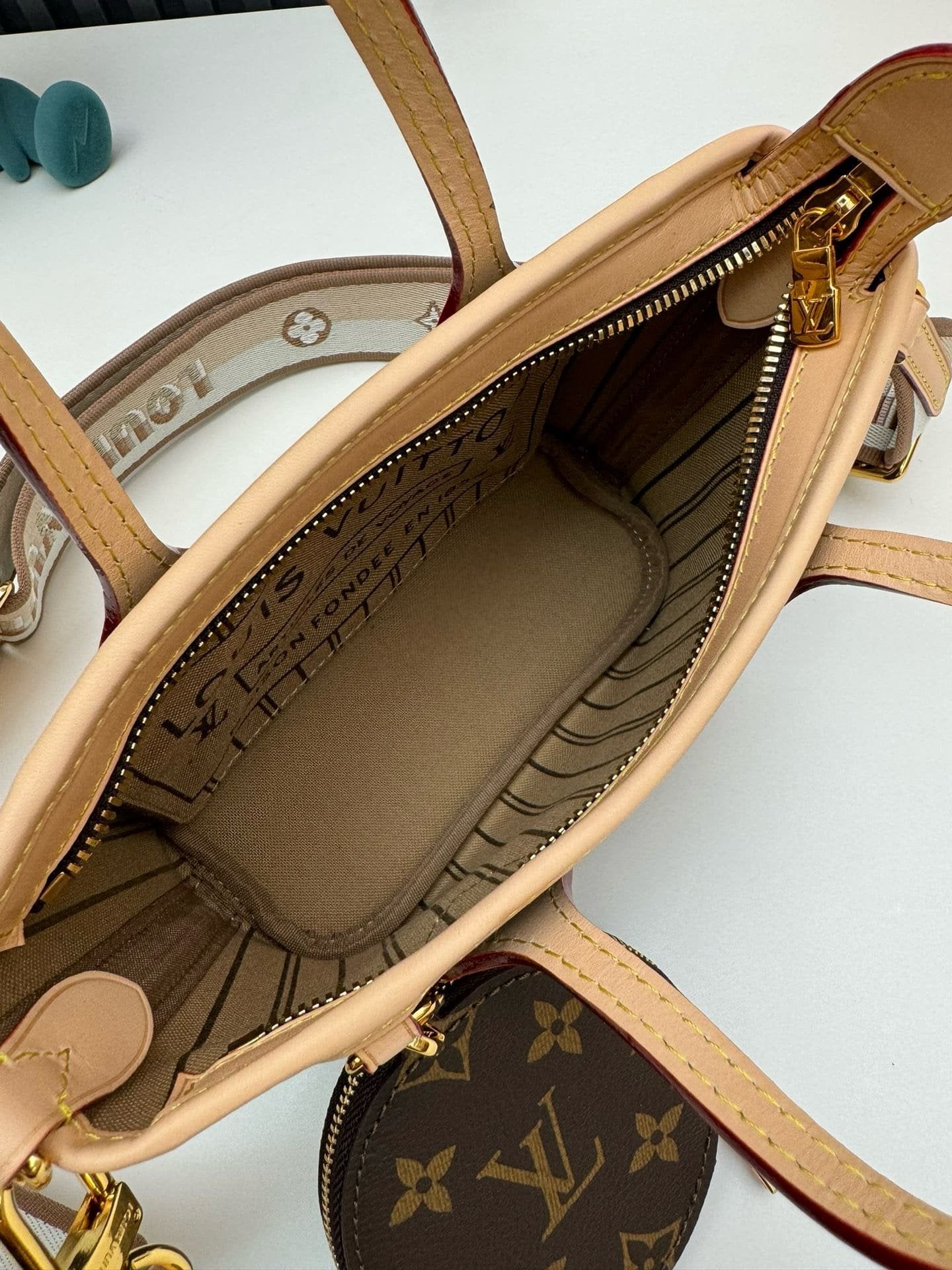 Louis Vuitton Neverfull BB M46705