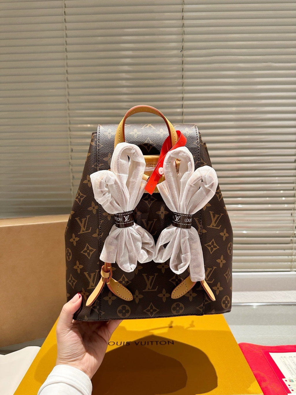 Louis Vuitton Montsouris M43431