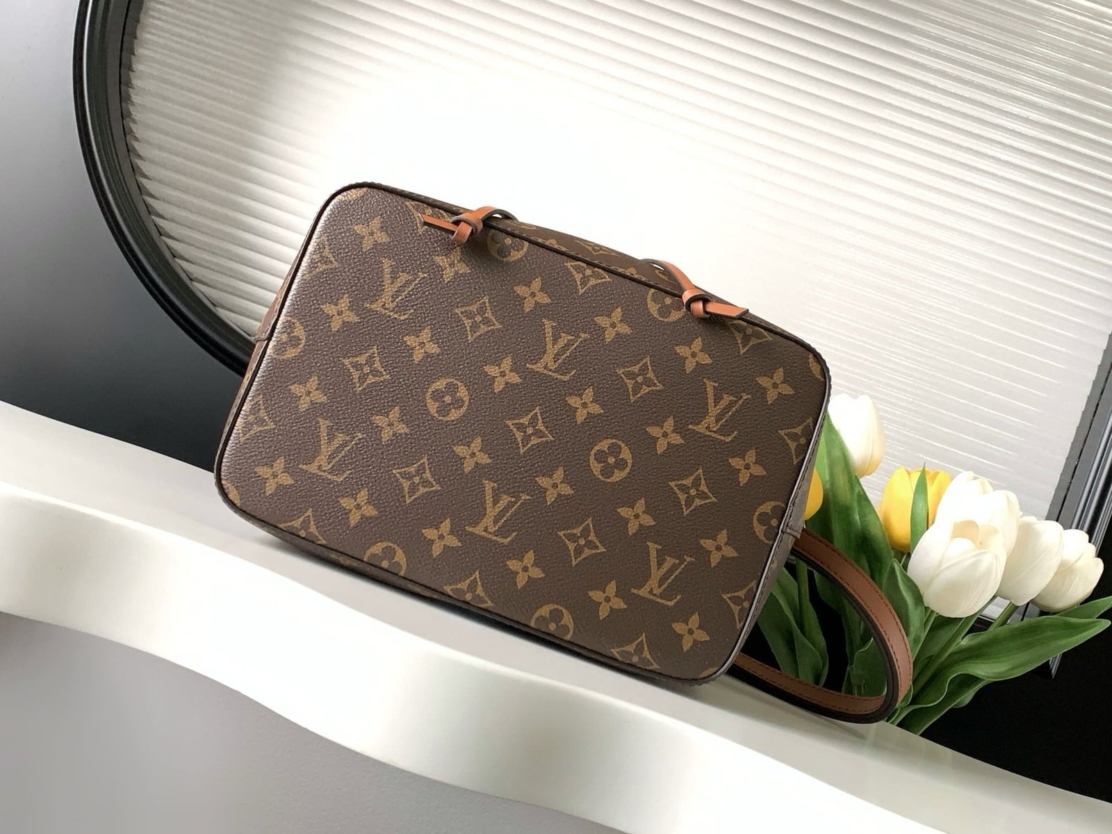 LOUIS VUITTON NéoNoé MM M44887