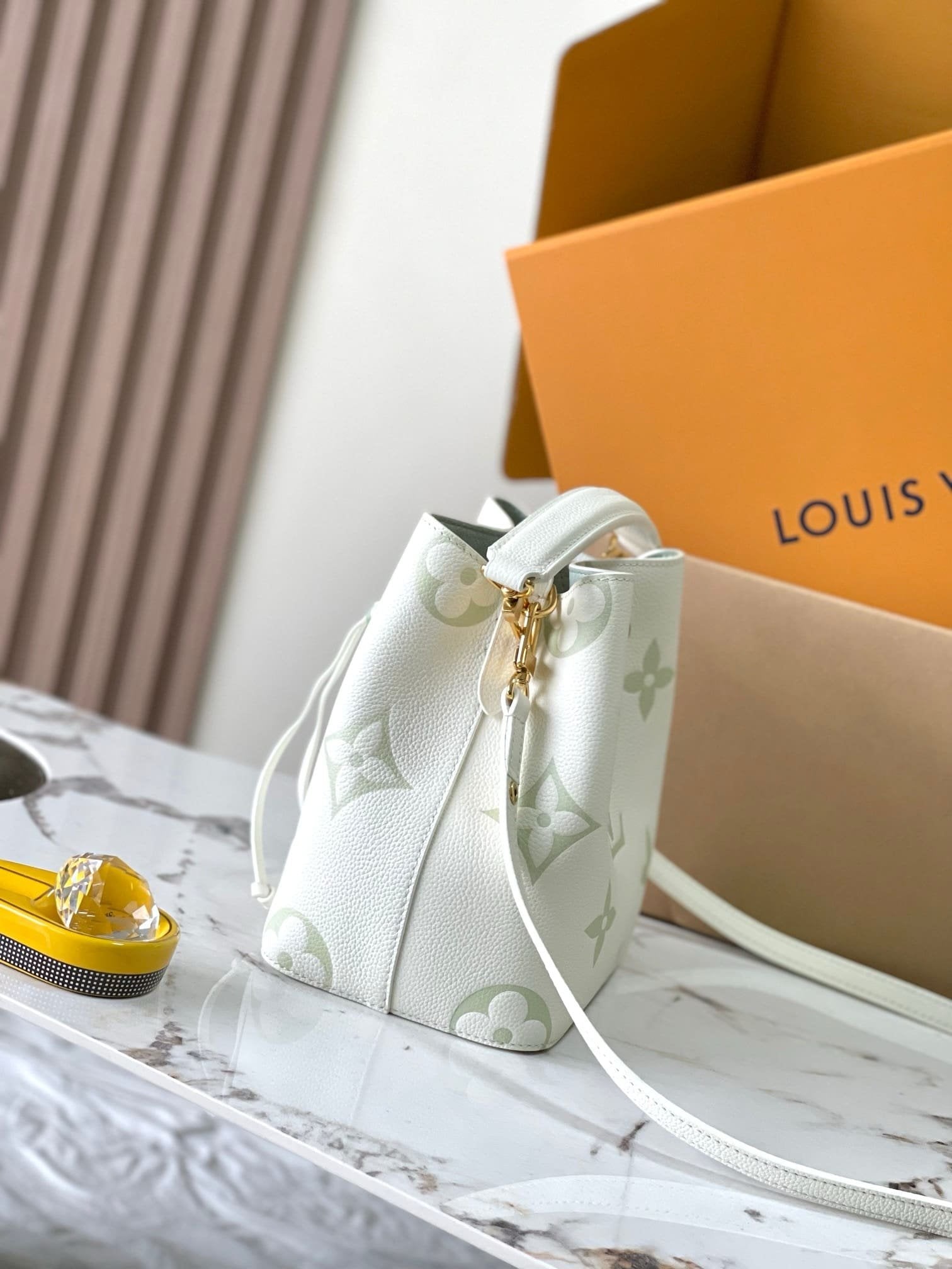 Louis Vuitton M24048 Néonoé BB