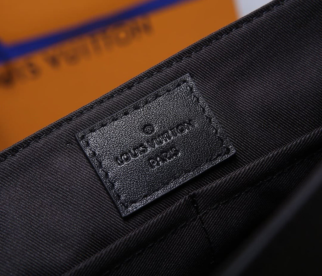 Louis Vuitton M57080 TAKEOFF Messenger Bag