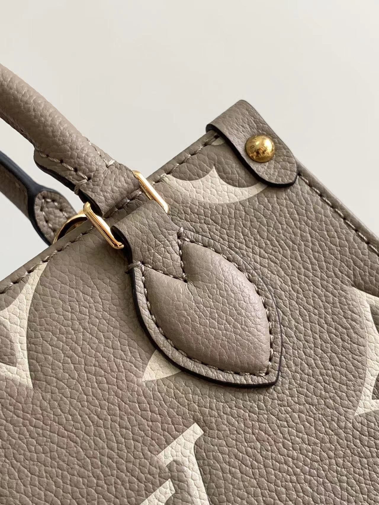 Louis Vuitton M47054 OnTheGo BB
