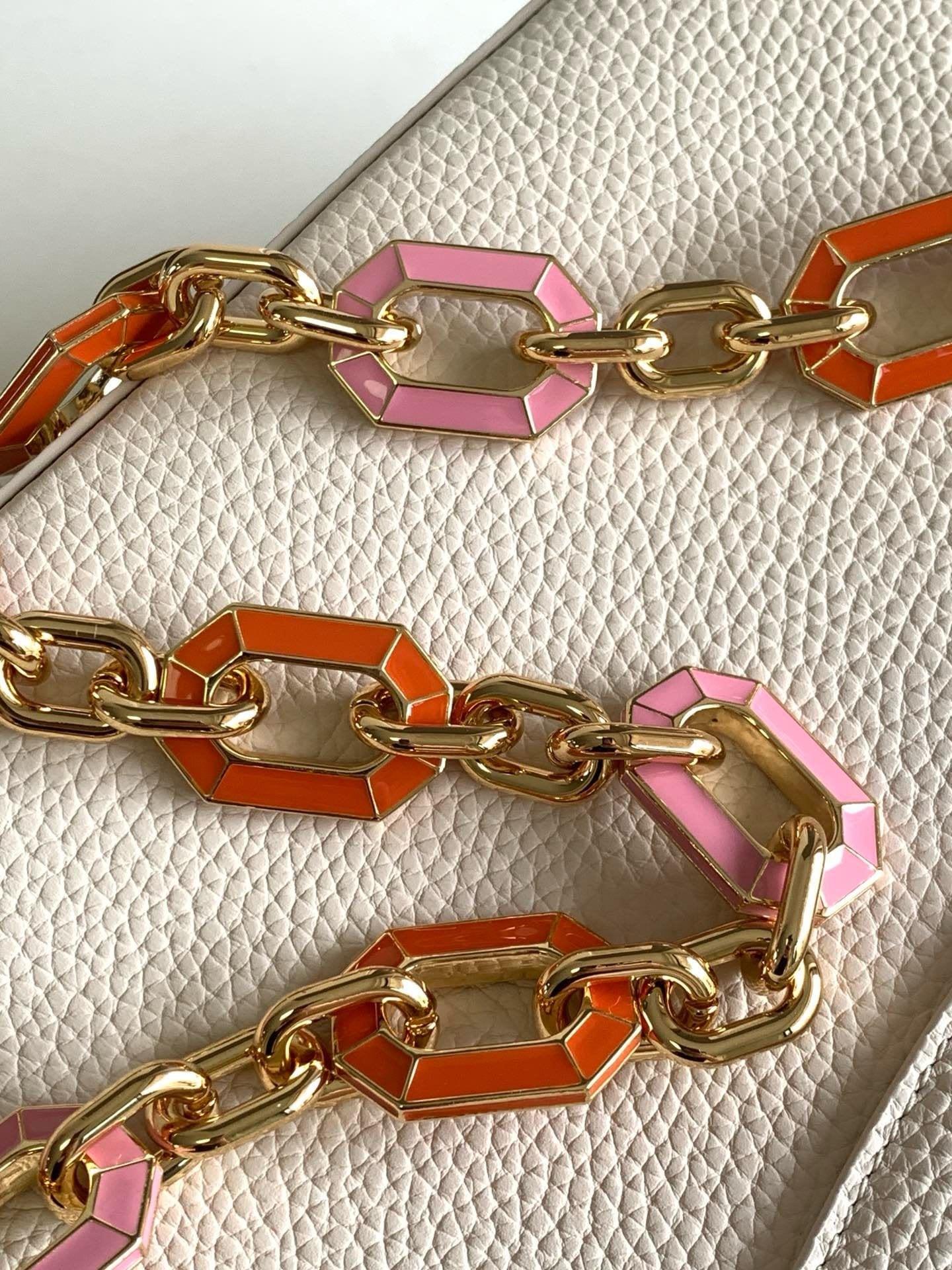 Louis Vuitton M24684 CAPUCINES BB BAG