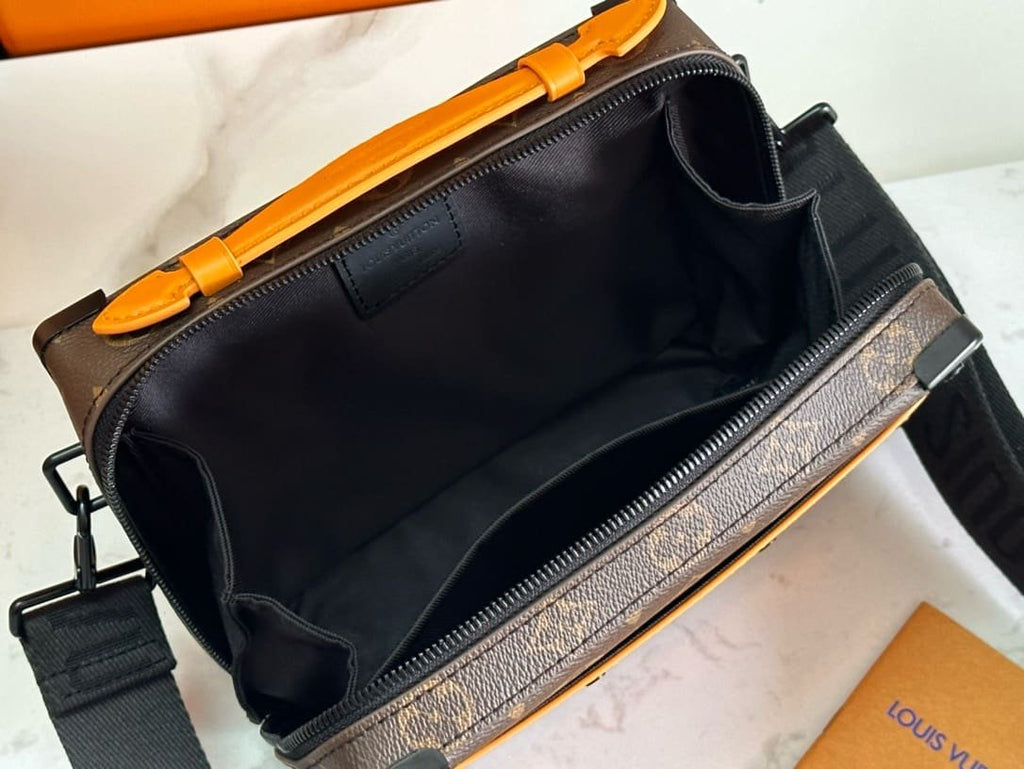 Louis Vuitton M46689 Handle Soft Trunk