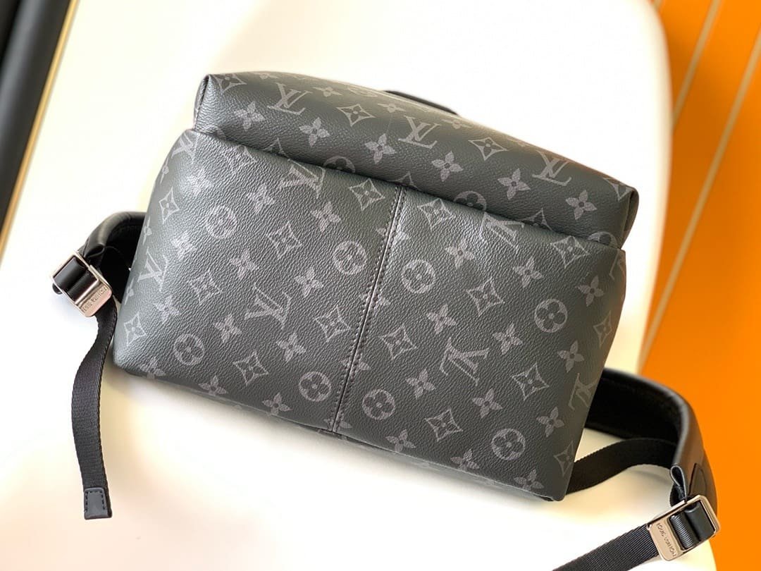 Louis Vuitton M43186 Discovery Backpack