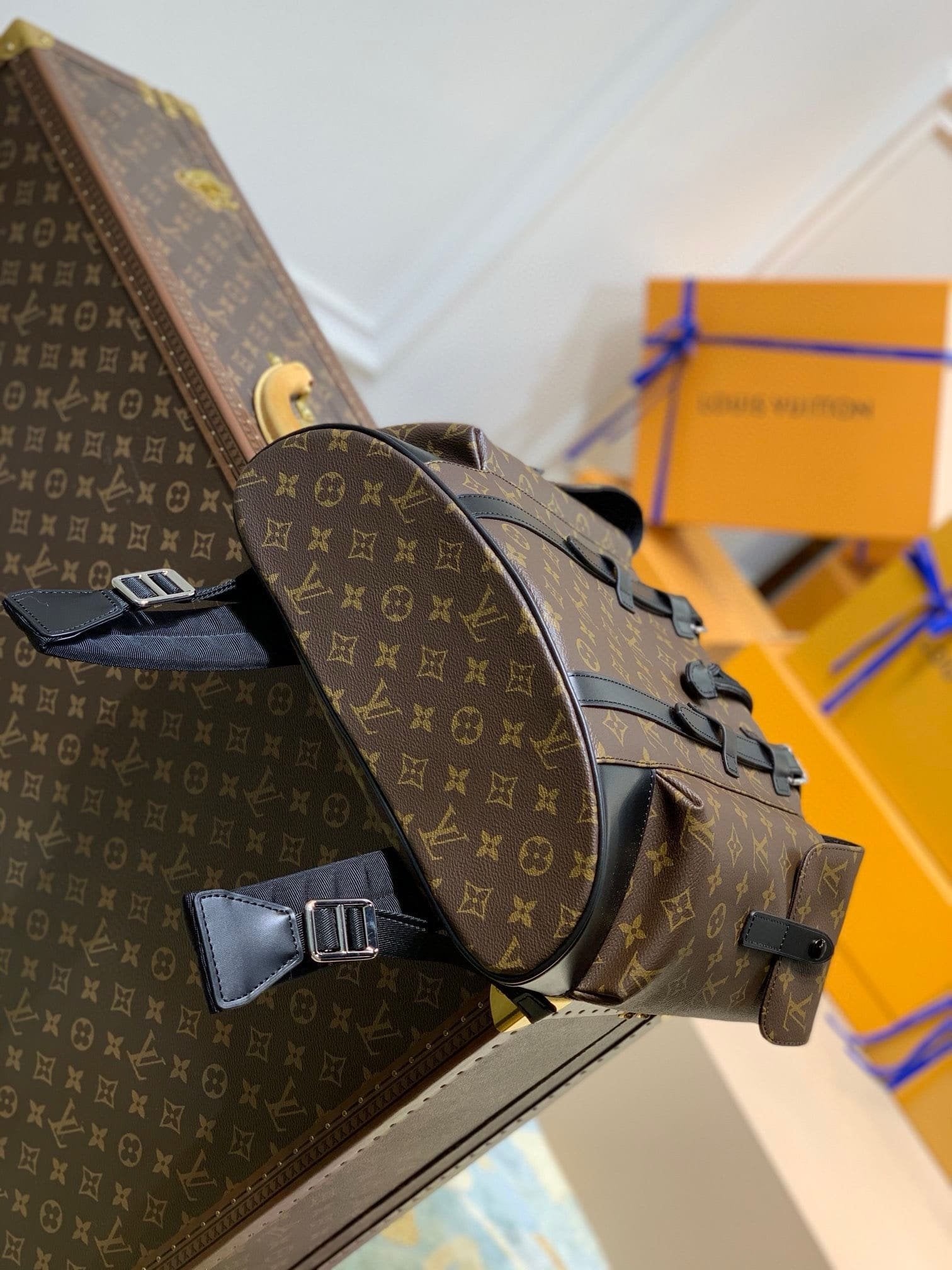 Louis Vuitton M43735 Christopher MM