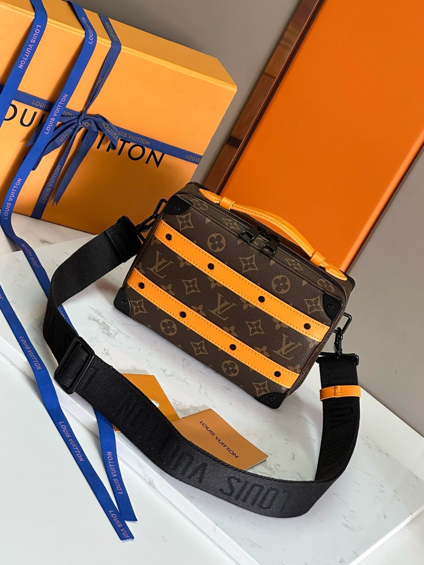 Louis Vuitton M46689 Handle Soft Trunk