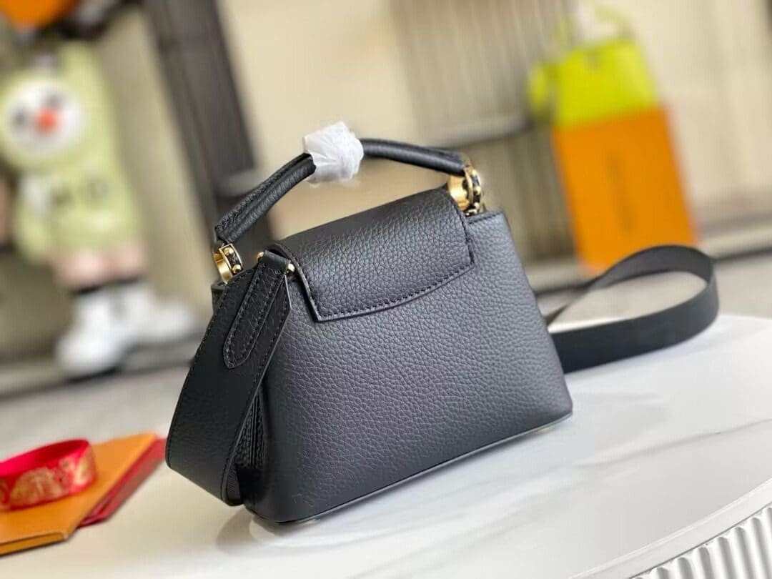 Louis Vuitton M56071 Capucines Mini