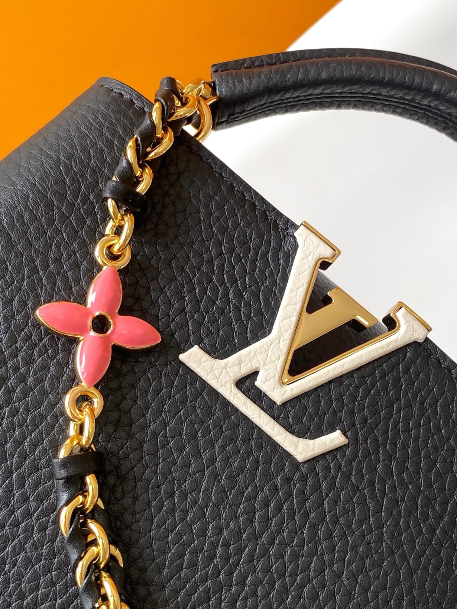 Louis Vuitton M23950 Capucines BB