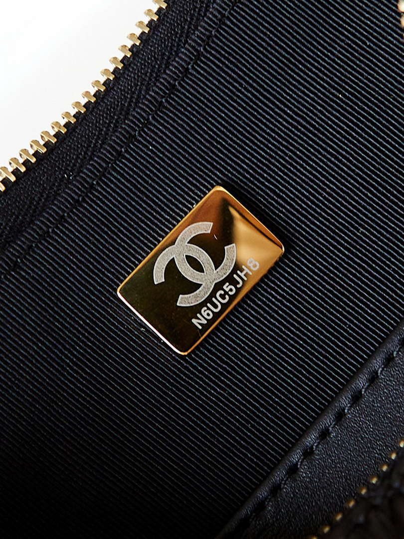 Chanel AS4422 23K Hobo bag