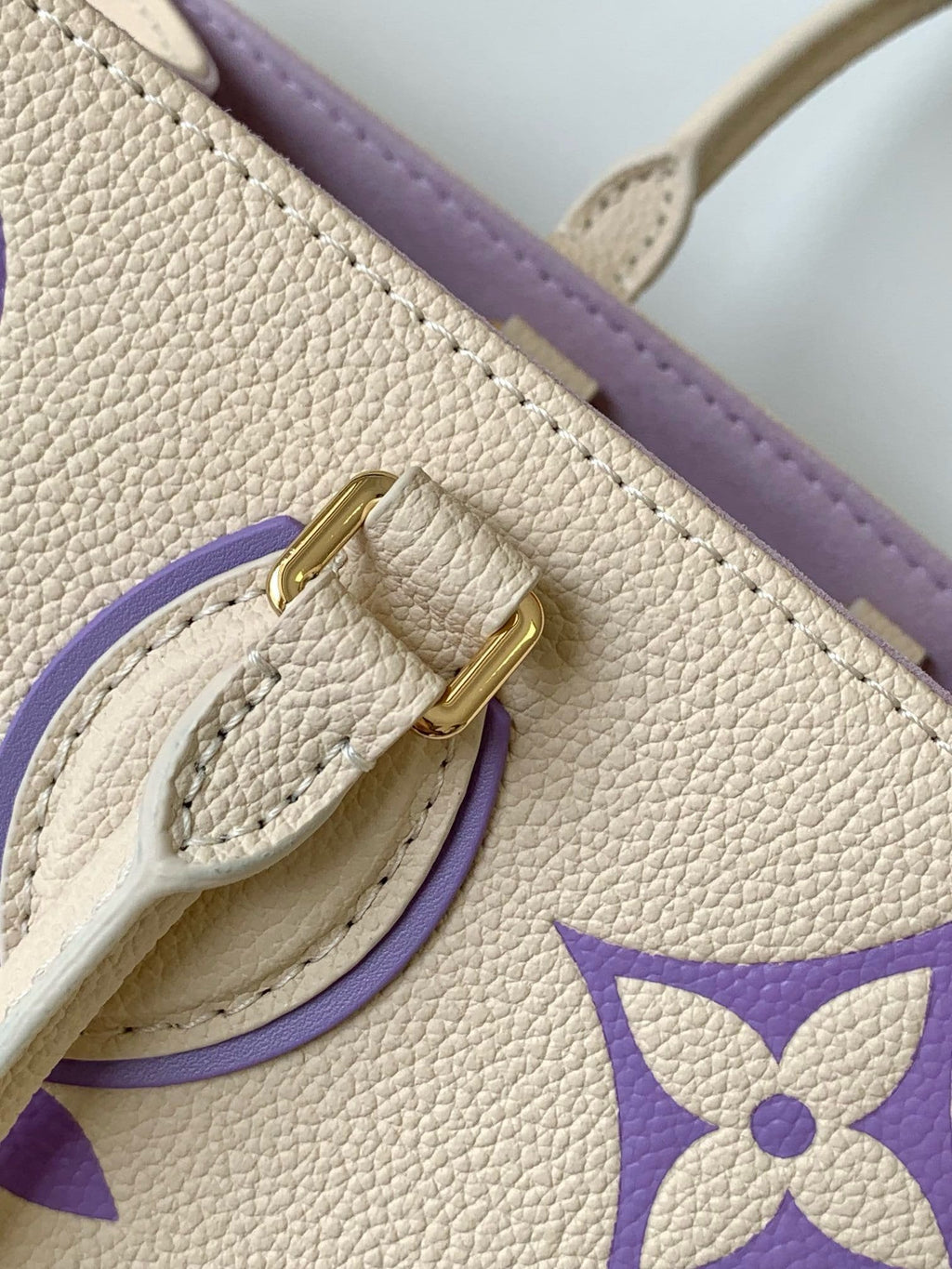 Louis Vuitton OnTheGo MM M23937