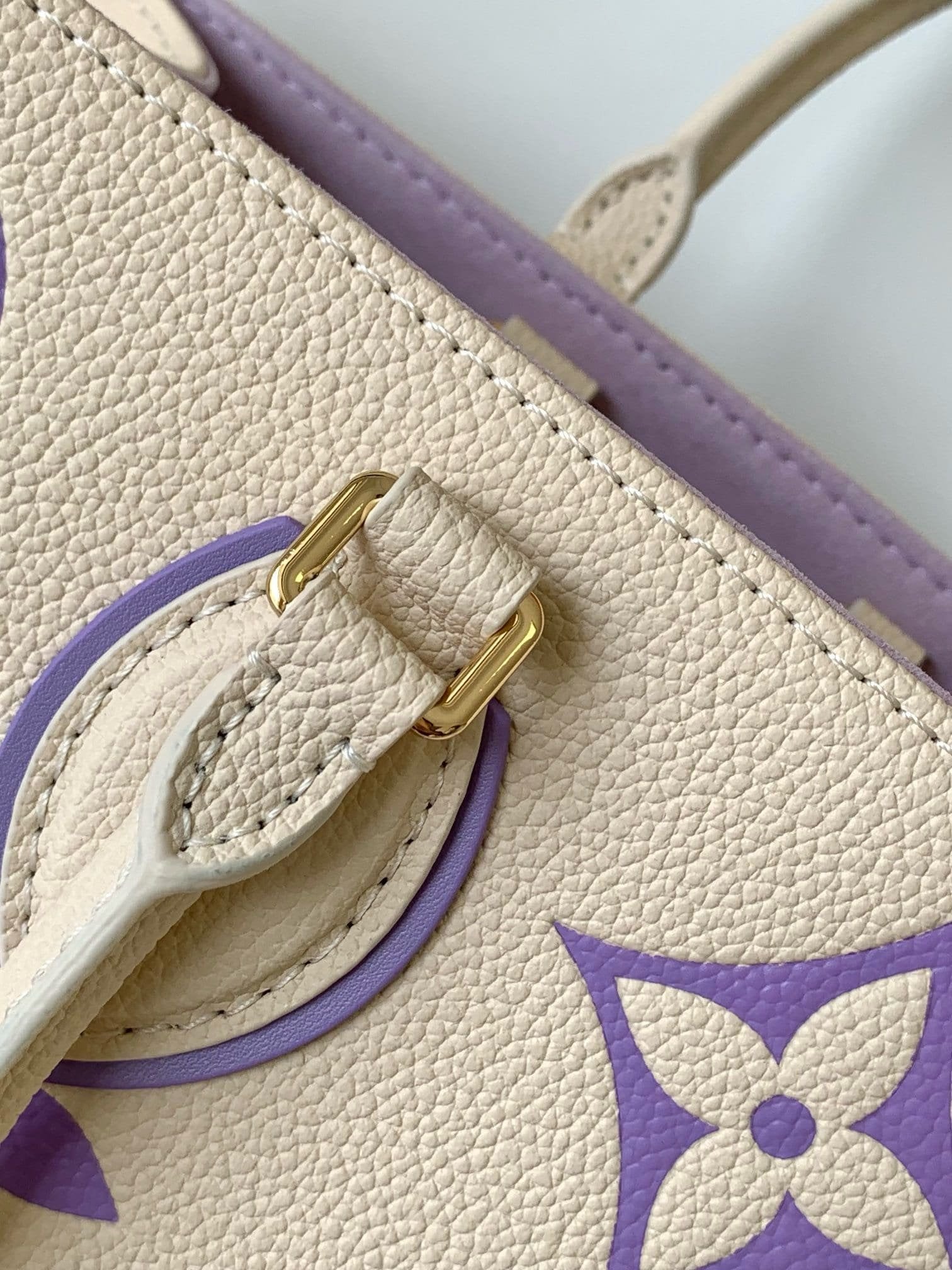 Louis Vuitton OnTheGo MM M23937
