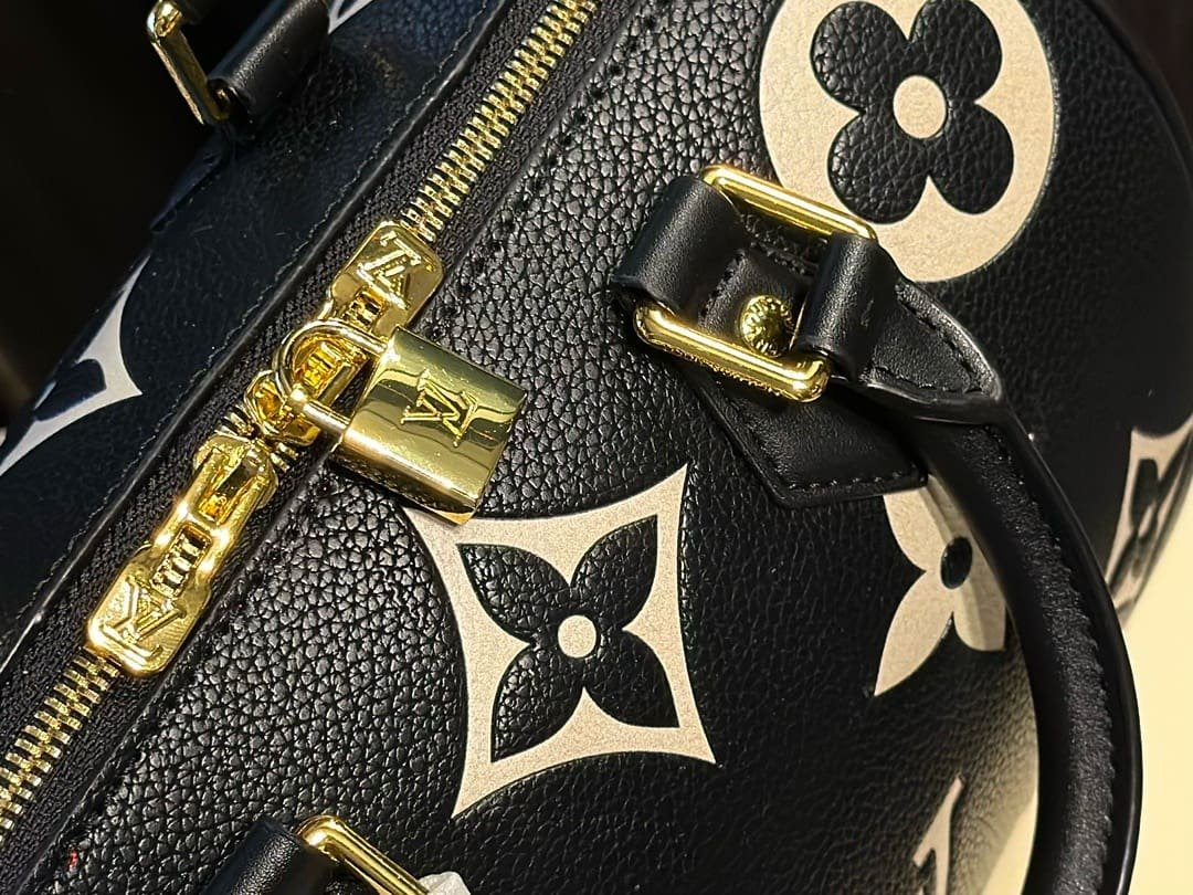 Louis Vuitton M58947 Speedy Bandoulière 25