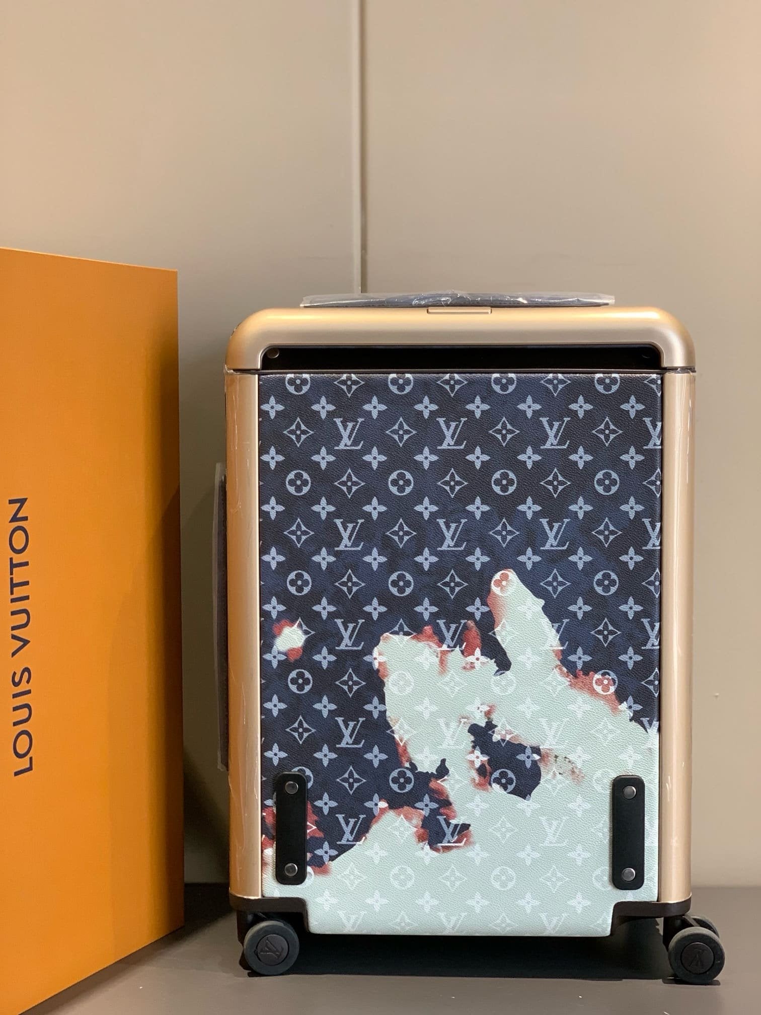Louis Vuitton M10289 Horizon 55