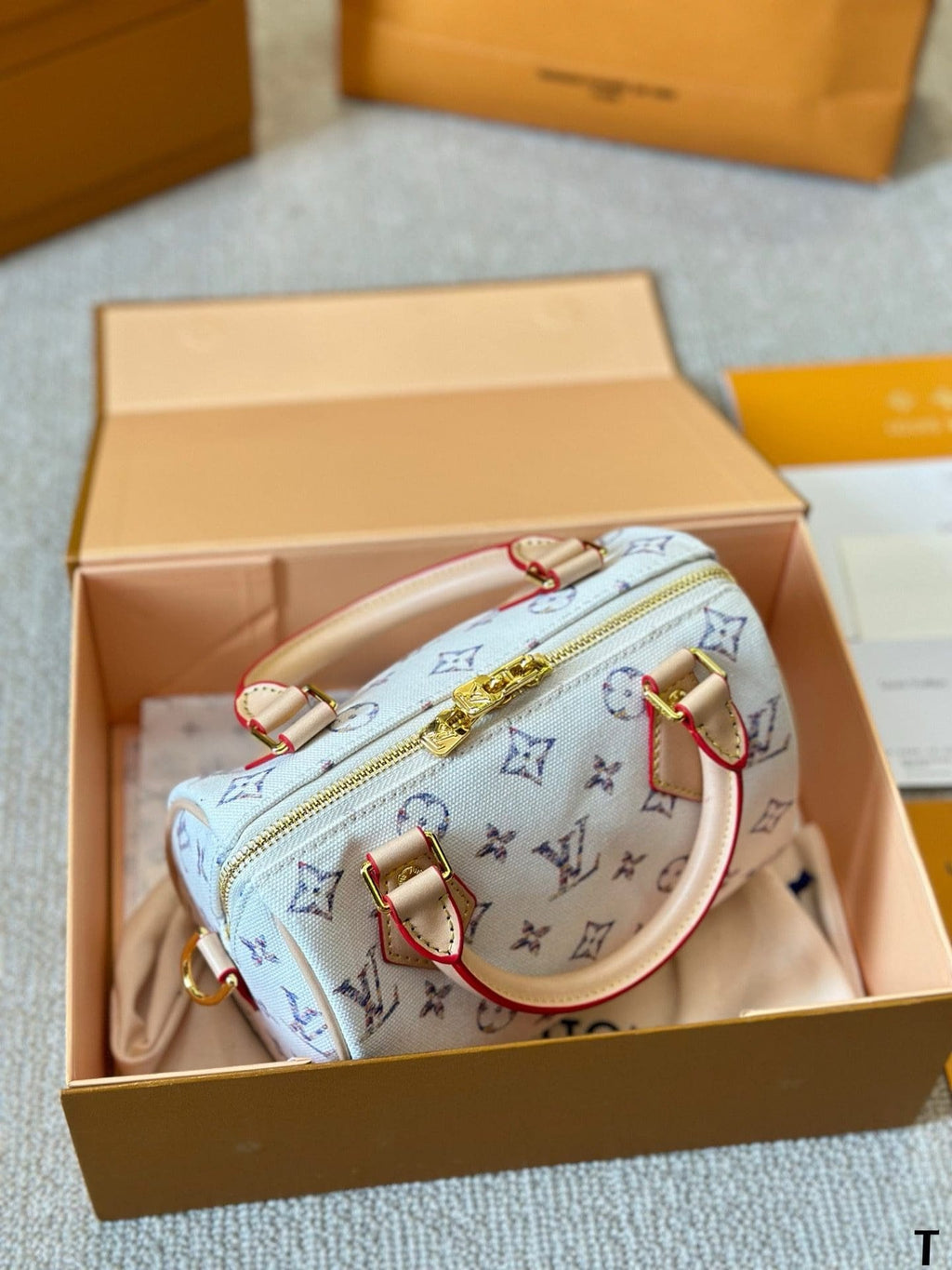 Louis Vuitton M24709 Speedy Bandoulière 20