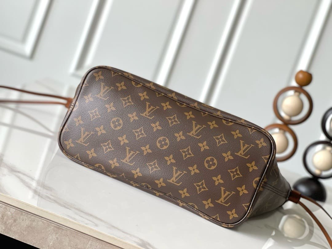 Louis Vuitton M12061 Neverfull Inside Out MM
