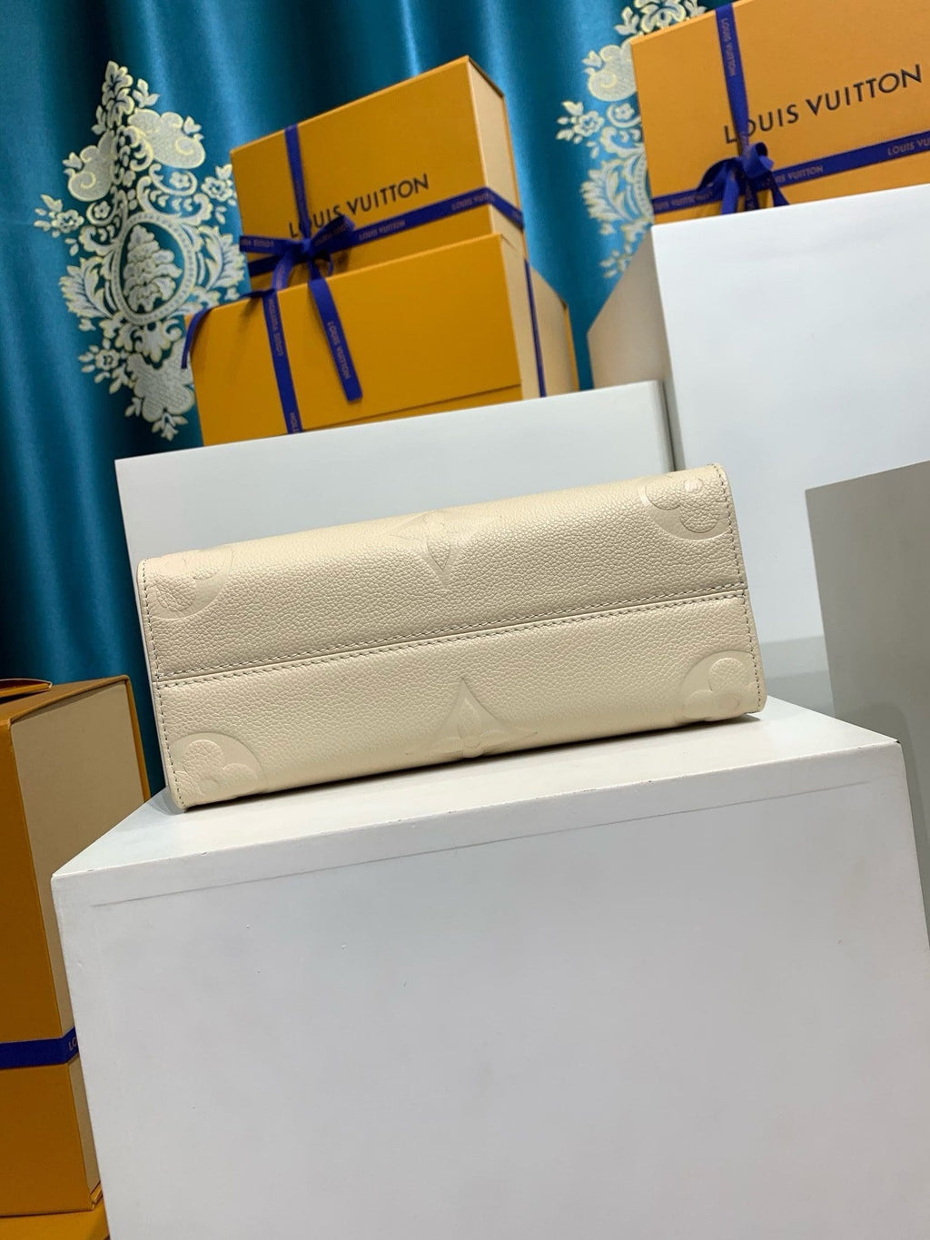 Louis Vuitton M46569 OnTheGo PM