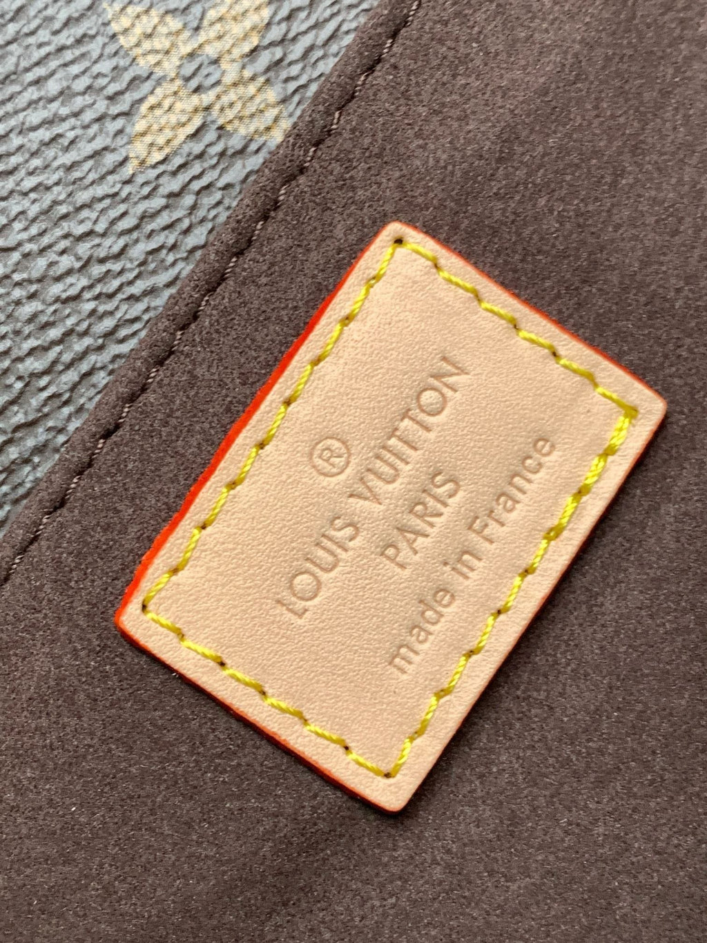 Louis Vuitton M46279 Pochette Métis East West