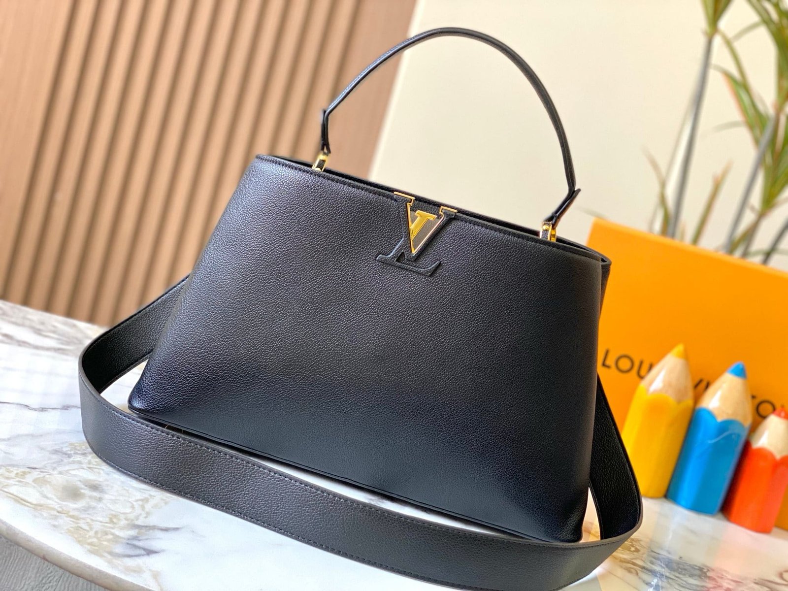 Louis Vuitton M24607 Large CAPUCINES SOUPLE BAG