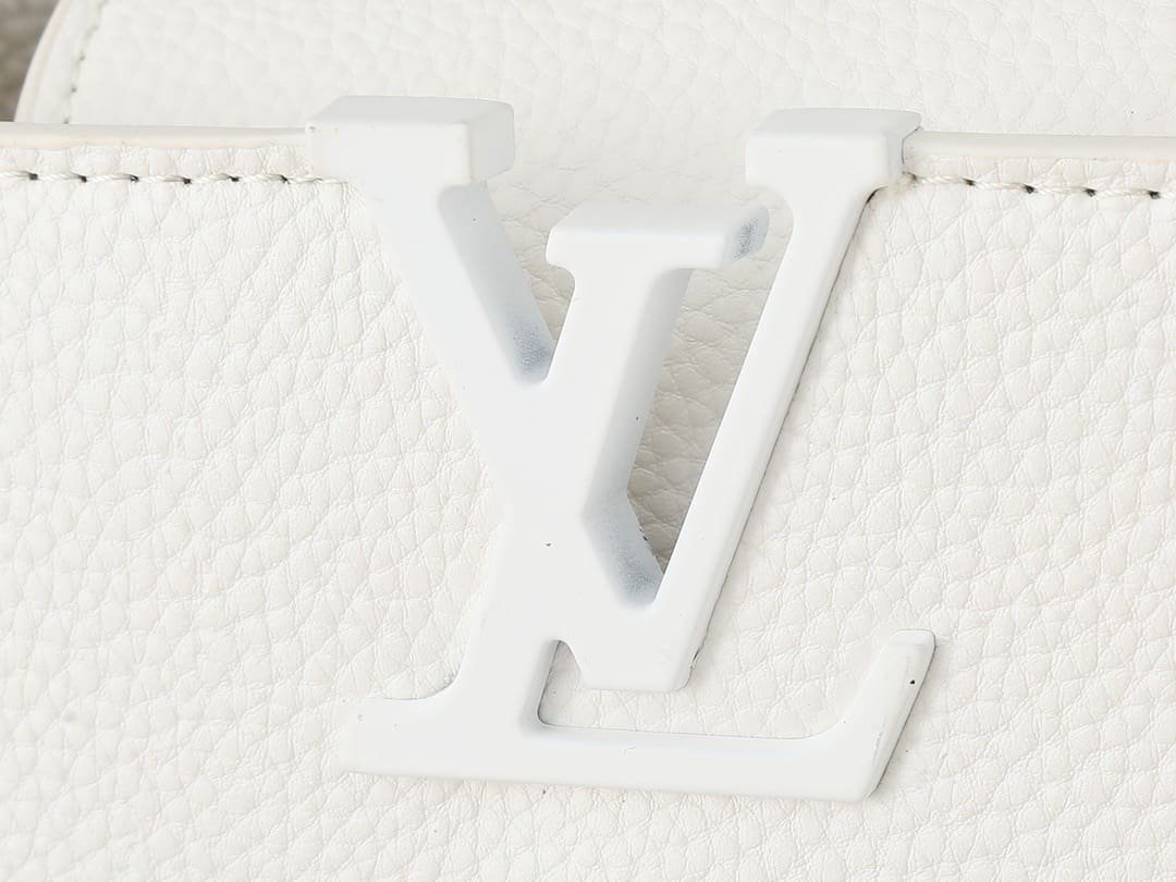 Louis Vuitton M23956 Capucines East-West Mini