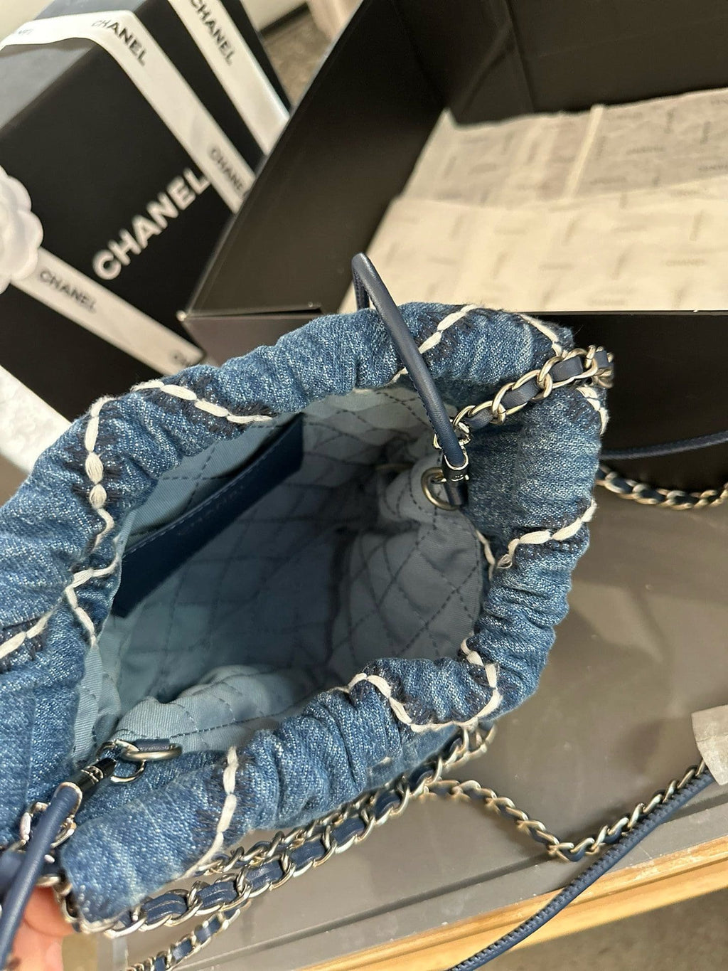 CHANEL 22 mini handbag