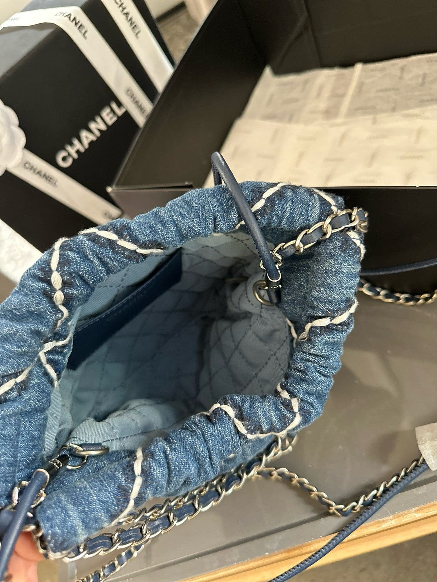 CHANEL 22 mini handbag