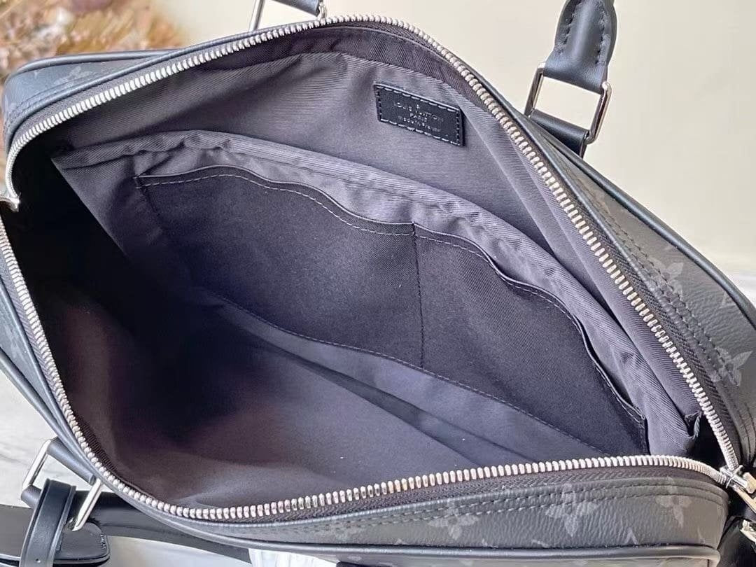 Louis Vuitton M46457 VOYAGE Small Briefcase