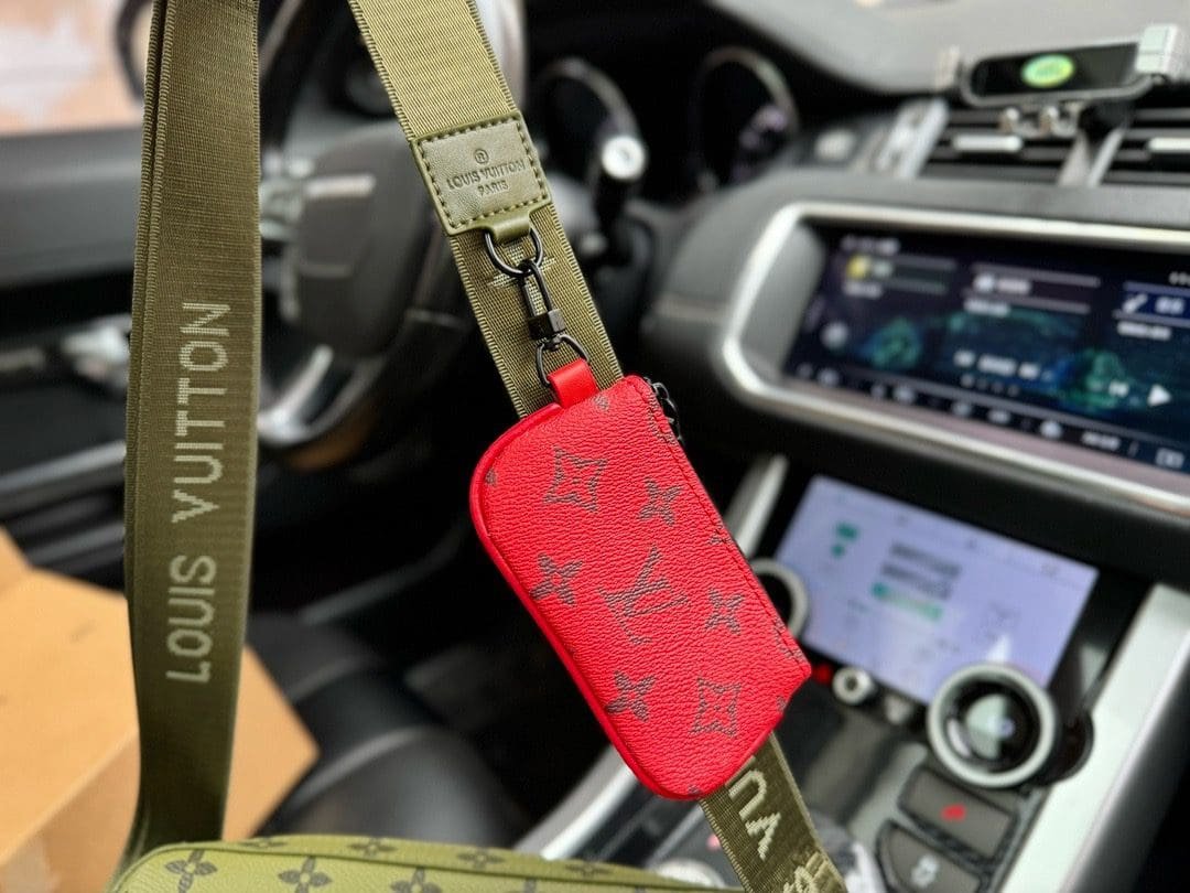 Louis Vuitton M23783 Trio Messenger
