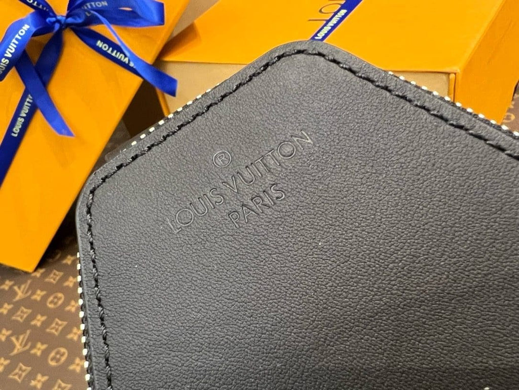 Louis Vuitton N45303 Avenue Slingbag NM