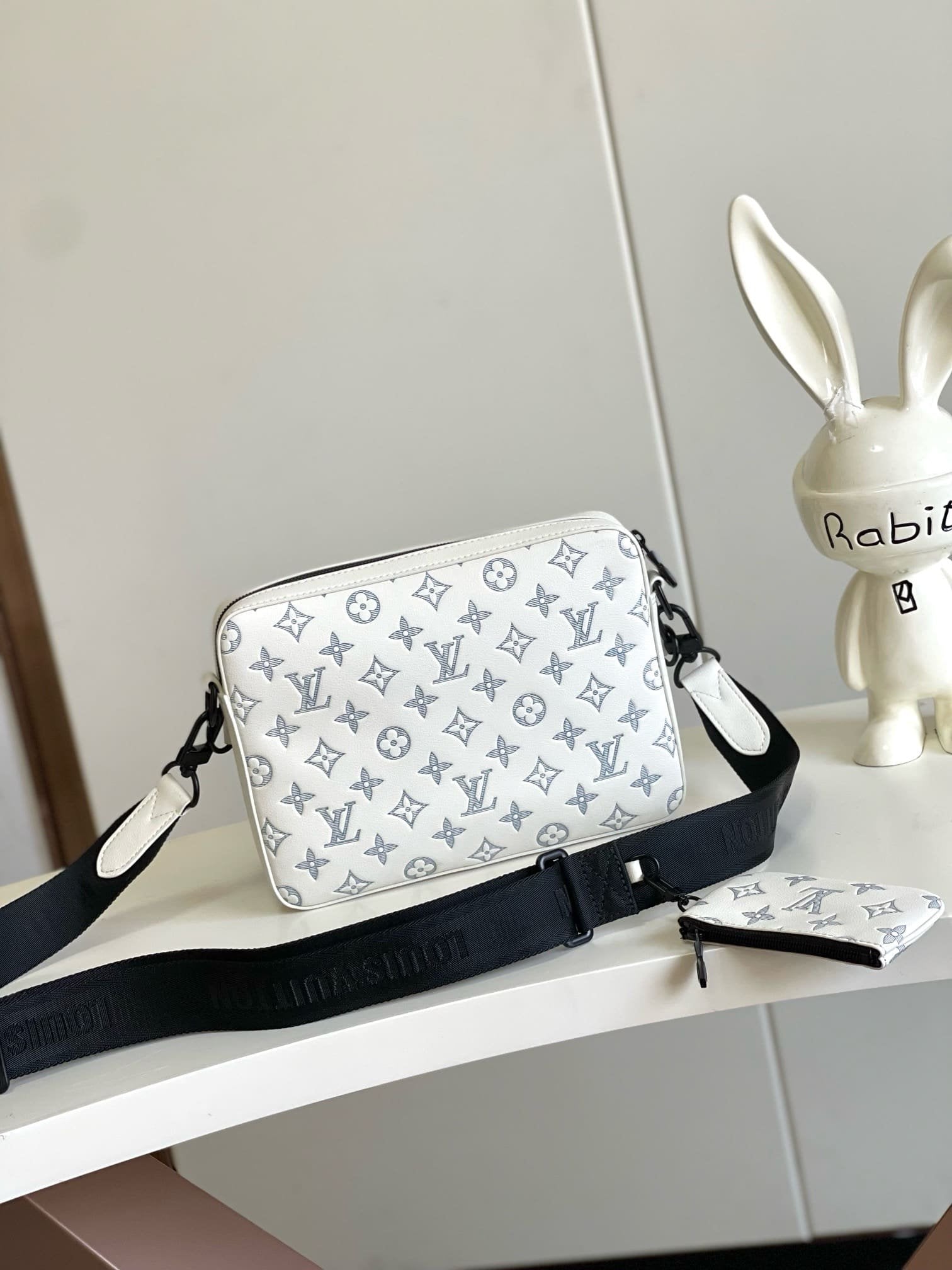 Louis Vuitton M24754 Trio Messenger