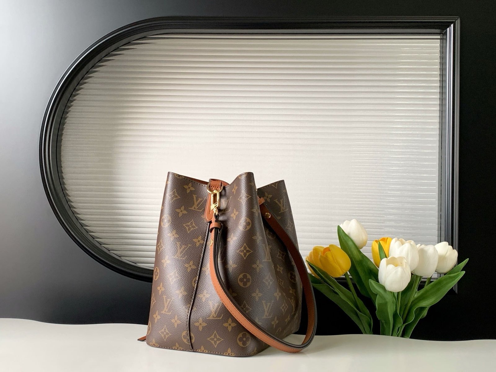 LOUIS VUITTON NéoNoé MM M44887