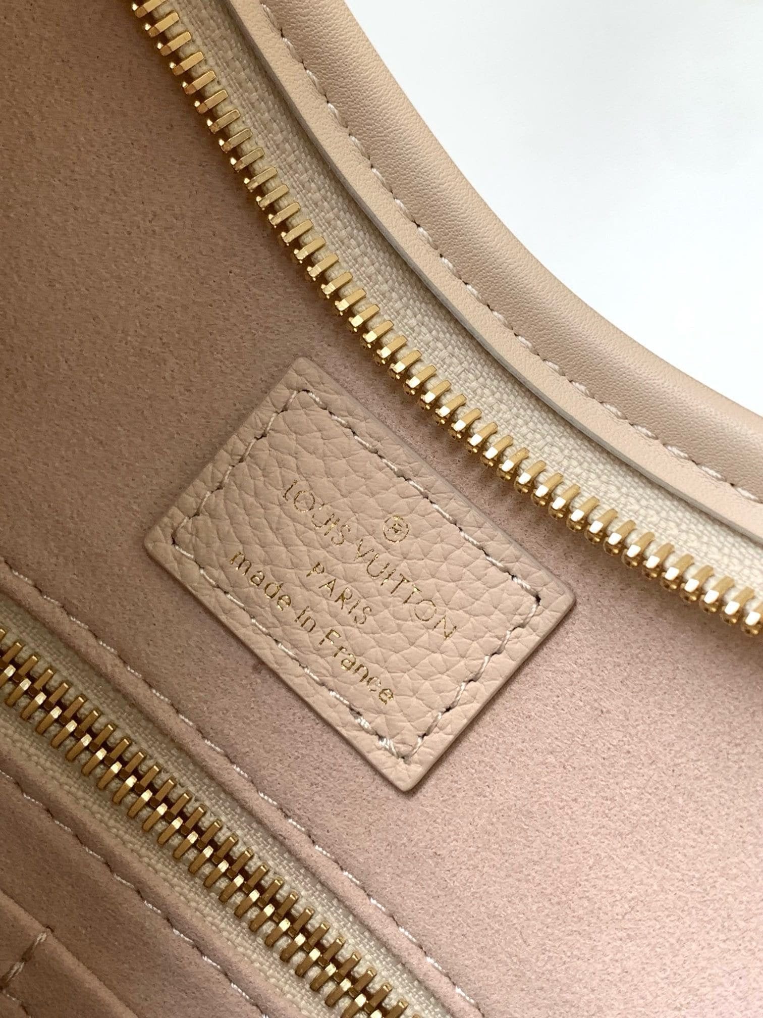 Louis Vuitton M24652 CarryAll PM