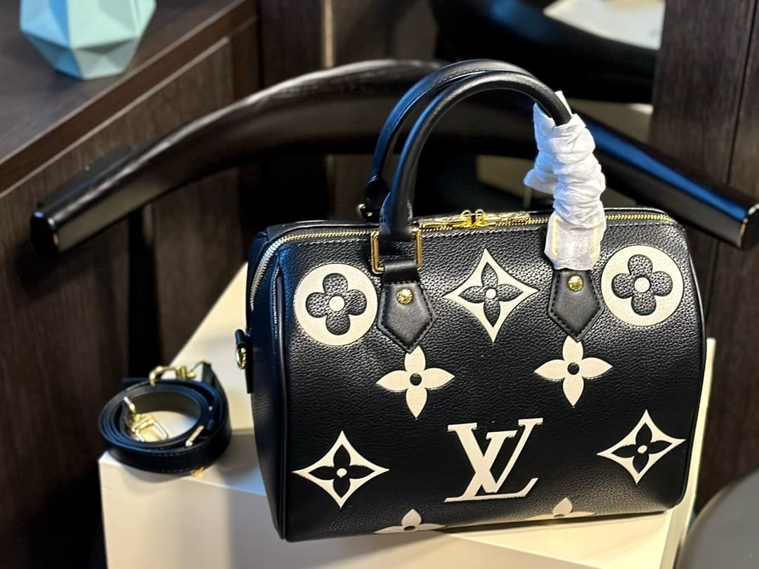 Louis Vuitton M58947 Speedy Bandoulière 25