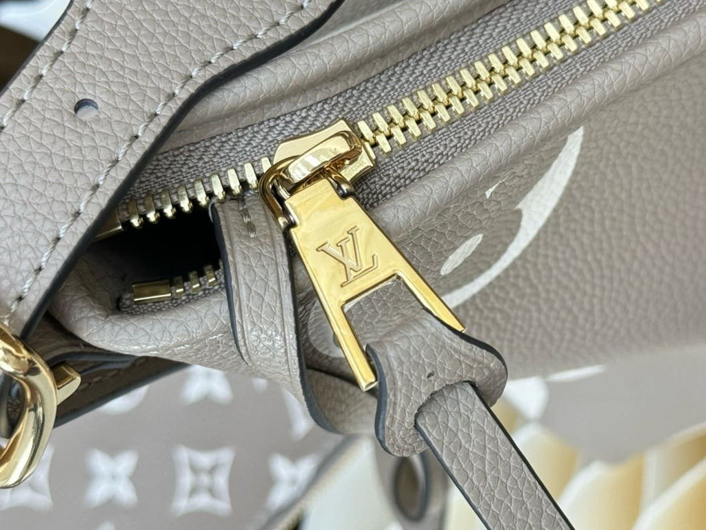 Louis Vuitton M47180 CarryAll PM