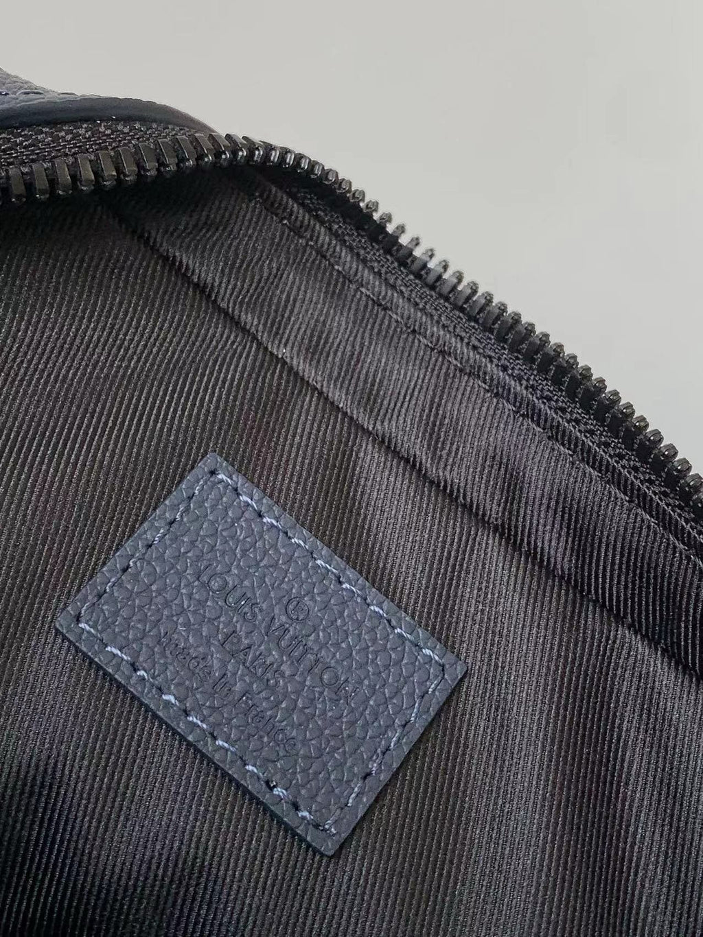 Louis Vuitton M46604 Trio Messenger